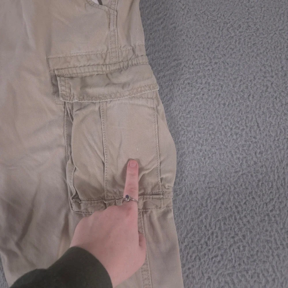 Levis gorpcore beige